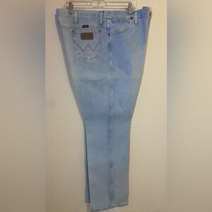 Wrangler® Cowboy Cut® Slim Fit Jean Bleach Light Blue (0936GBH) 42 x 32 Starched